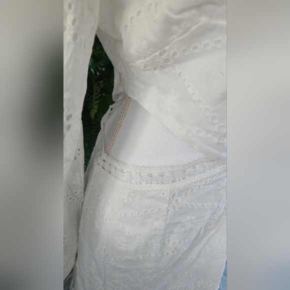 NWT Indikah Elegant White Eyelet Cut-Out Dress Size Large - Picture 6 of 13